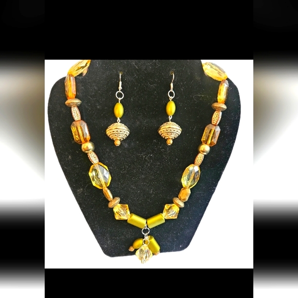 ange hands Jewelry - Gorgeous set of sunset jewlery